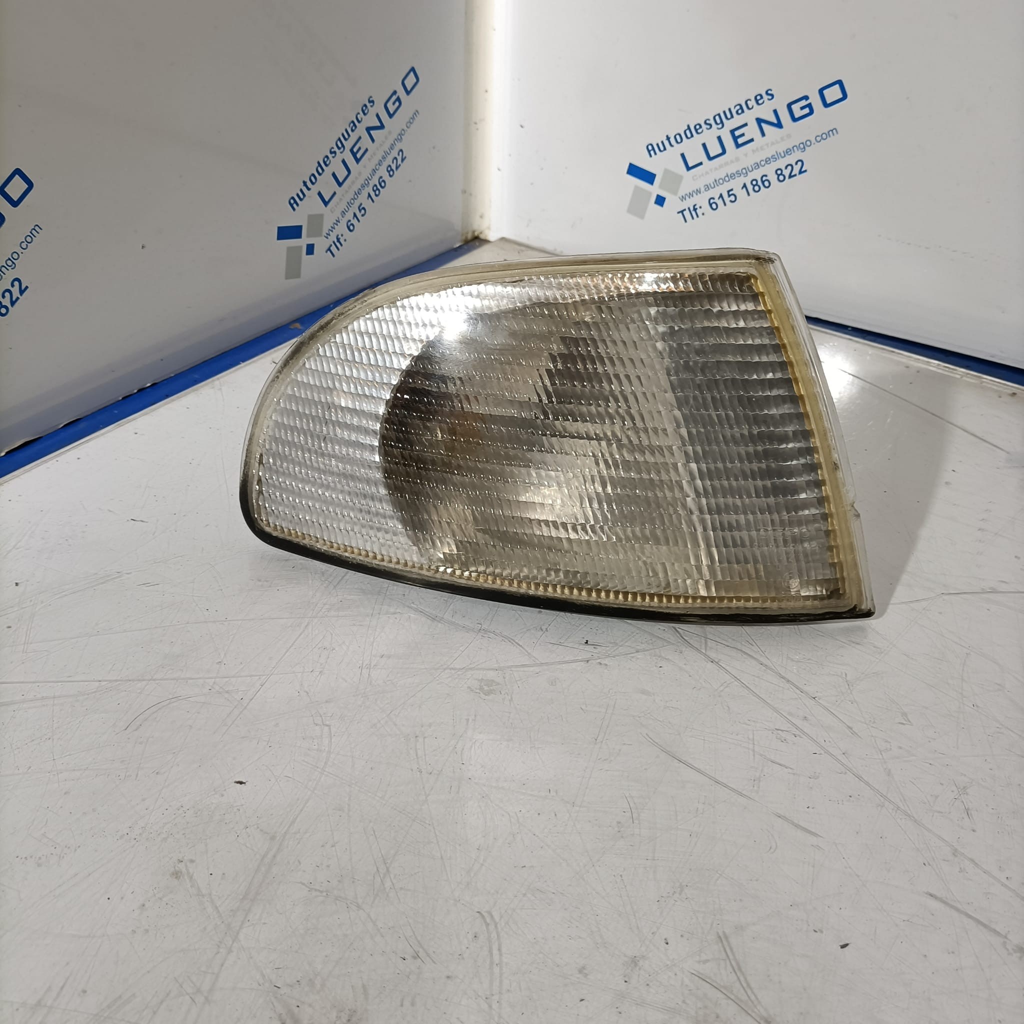 Intermitente delantero derecho Audi A4 1996