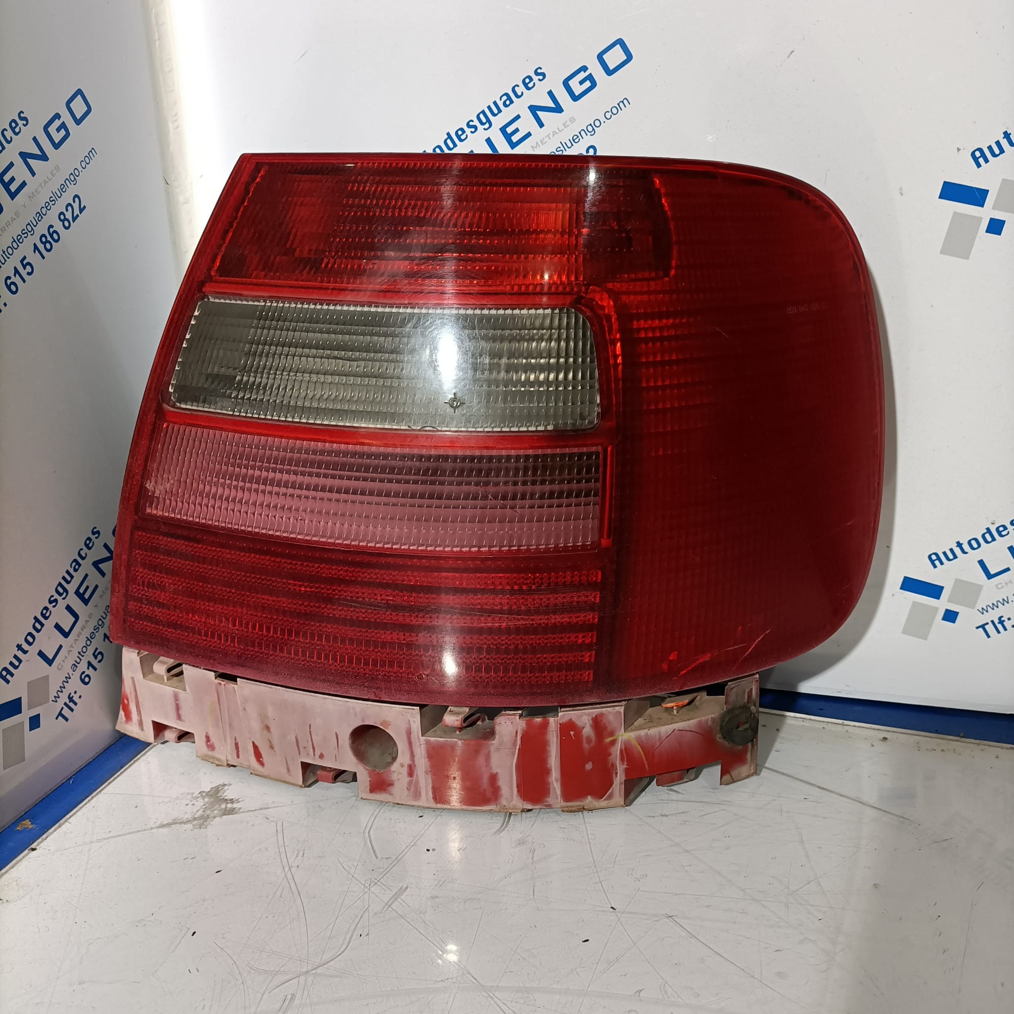 Piloto trasero derecho Audi A4 1996