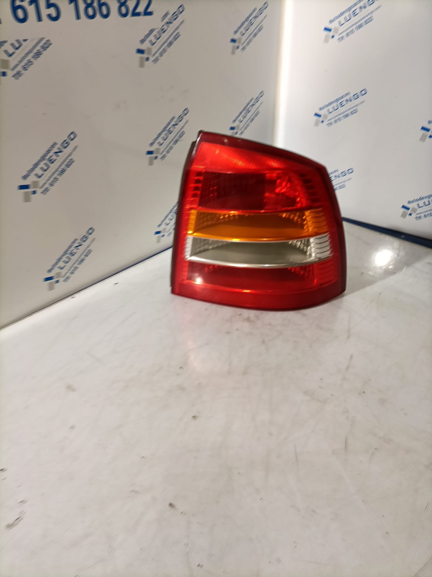 Piloto trasero derecho Opel Astra 2000