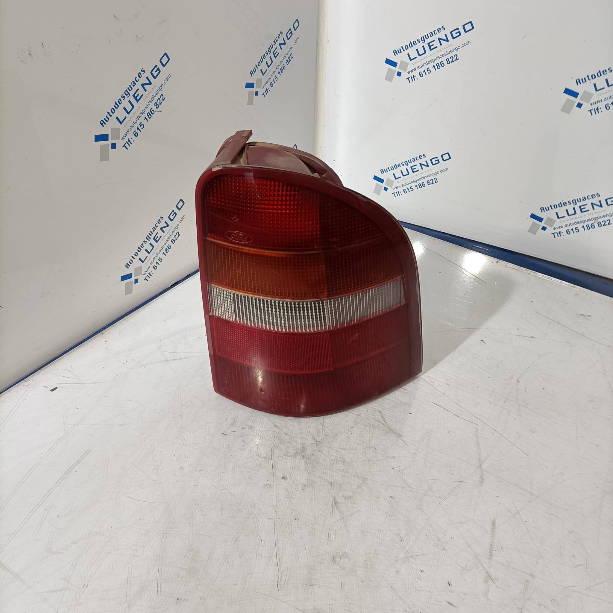 Piloto trasero derecho Ford Mondeo 2000