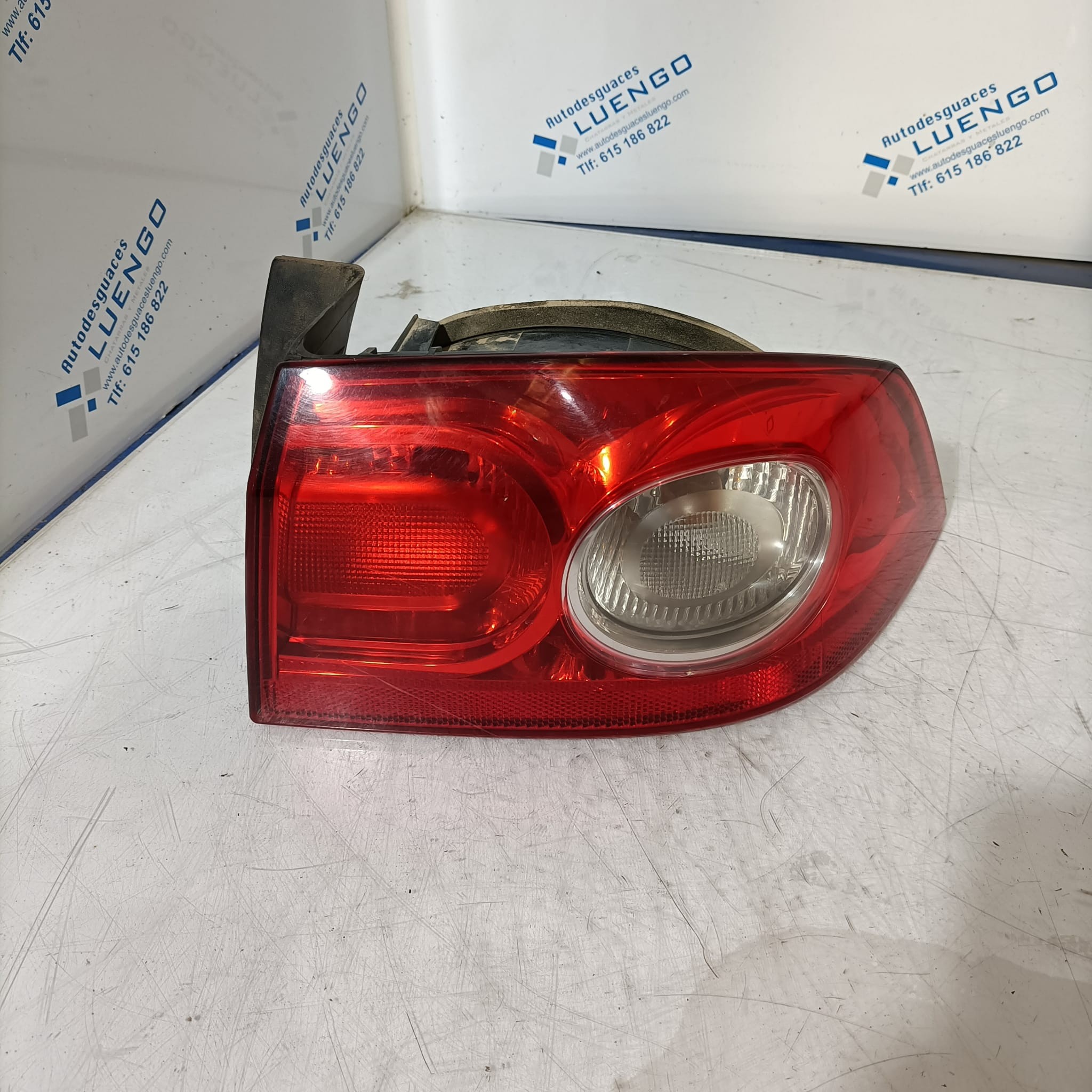 Piloto trasero derecho Renault Laguna 2007