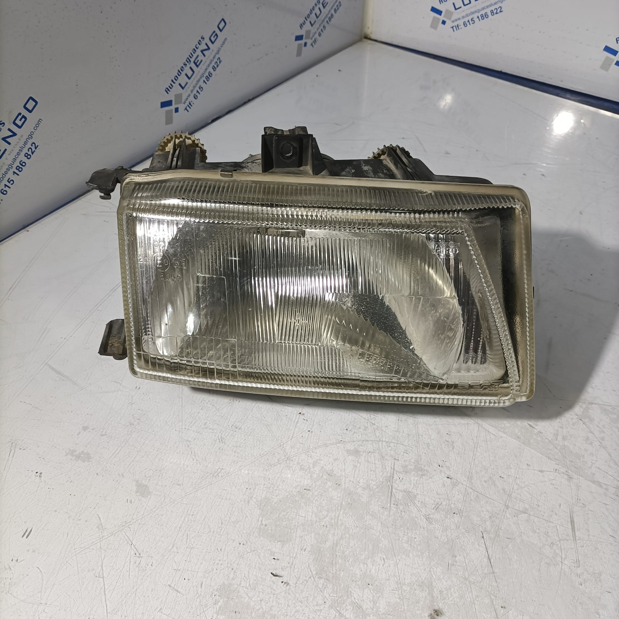 Faro delantero derecho Seat Córdoba 1999