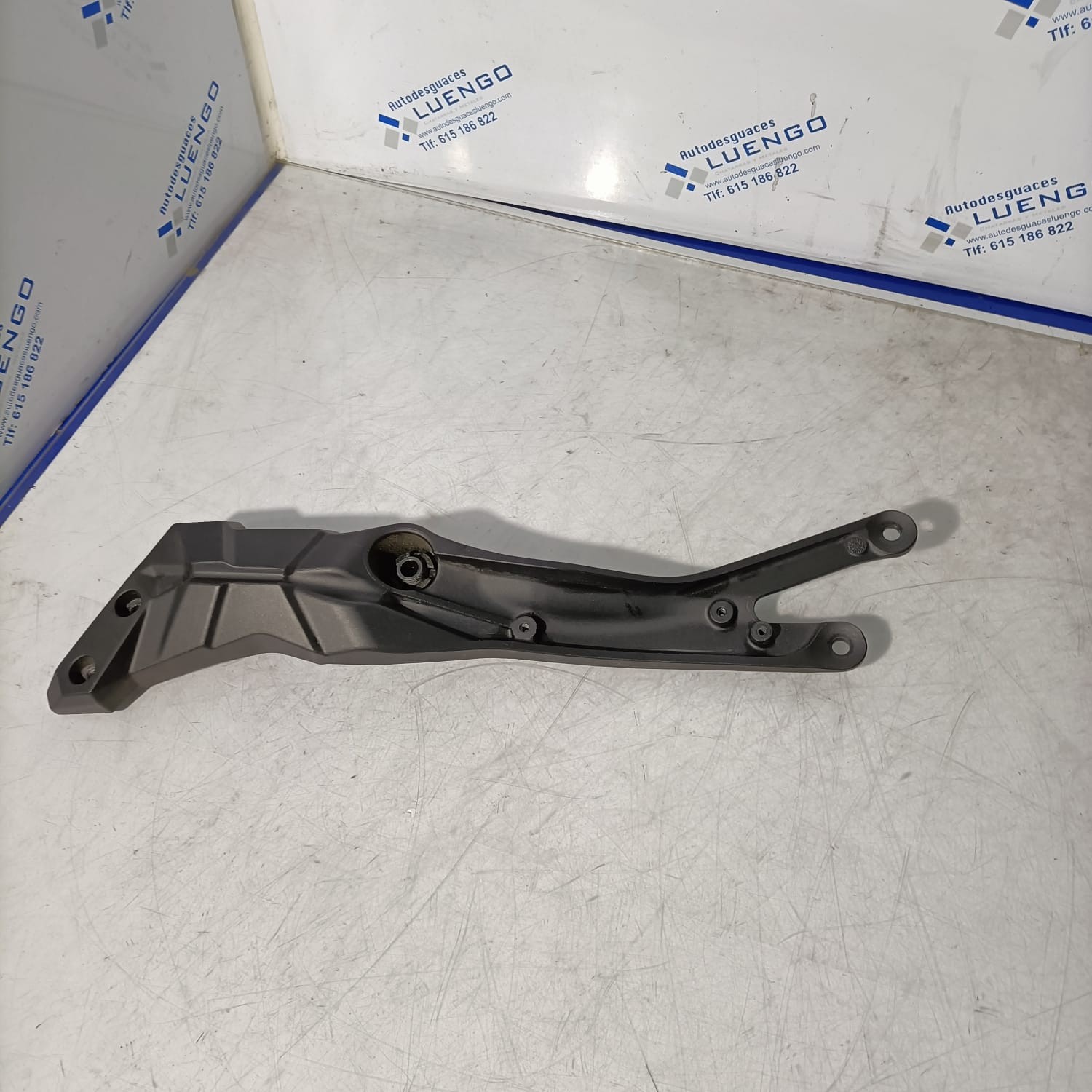 Soporte de motor lado izquierdo Kawasaki Z800 2016