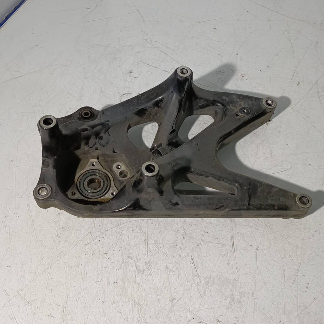 Triángulo soporte de escape Yamaha Nmax 125 2020