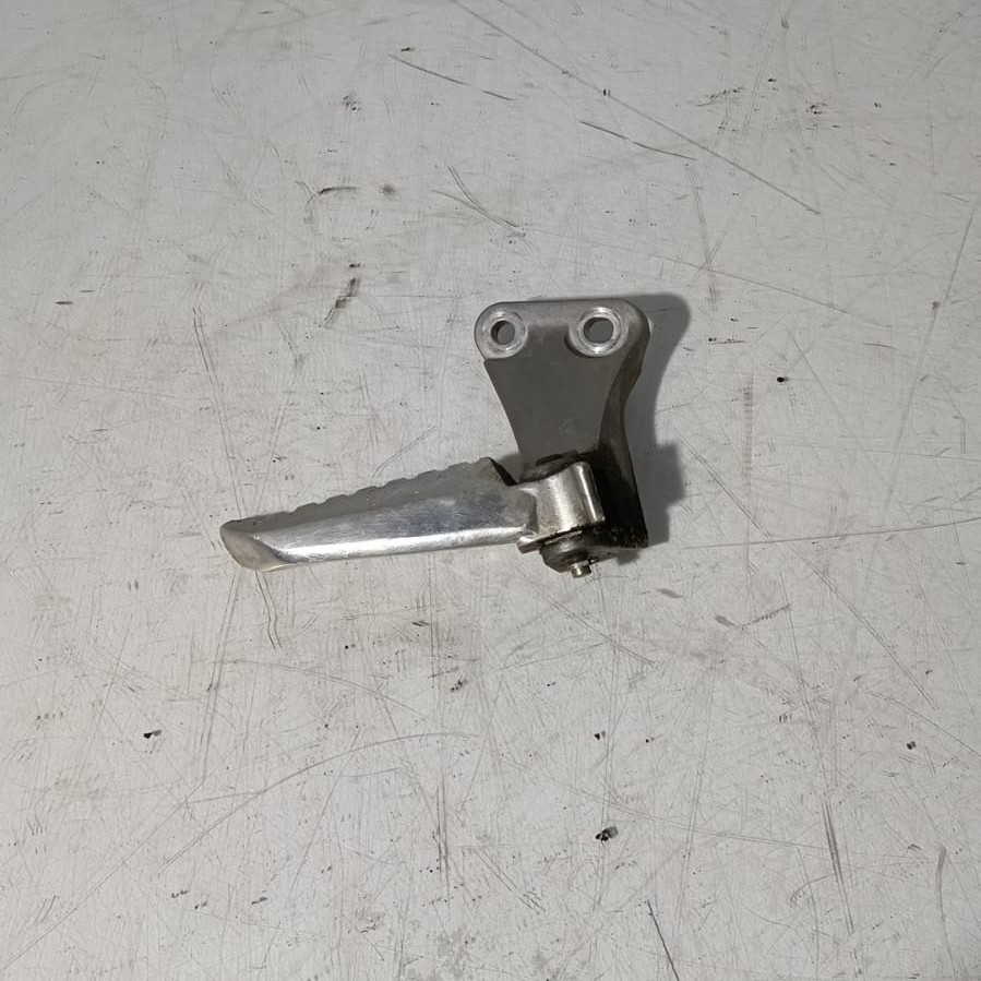 Estribera de pasajero lado derecho Yamaha Nmax 125 2020