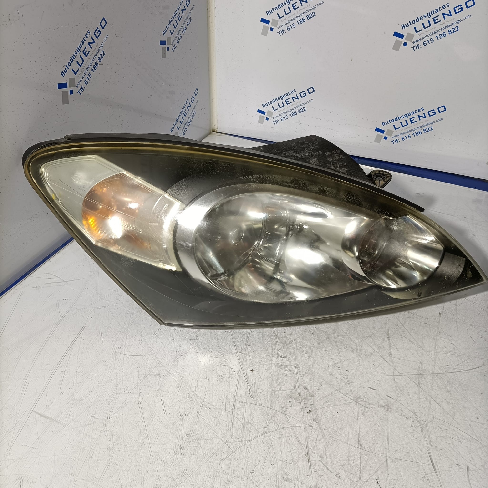Faro delantero derecho Kia Ceed 2008