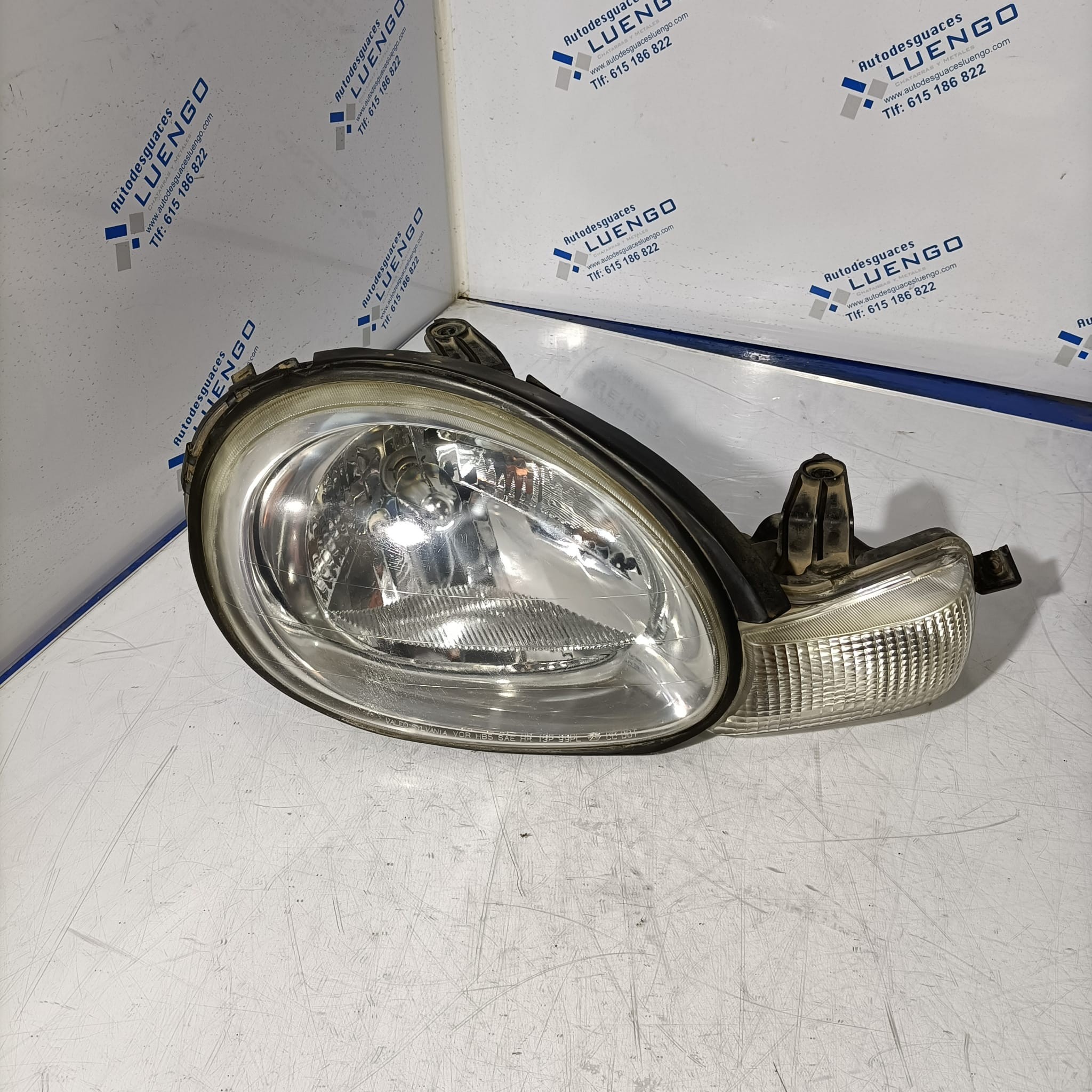 Faro delantero derecho Chrysler Neon 2001