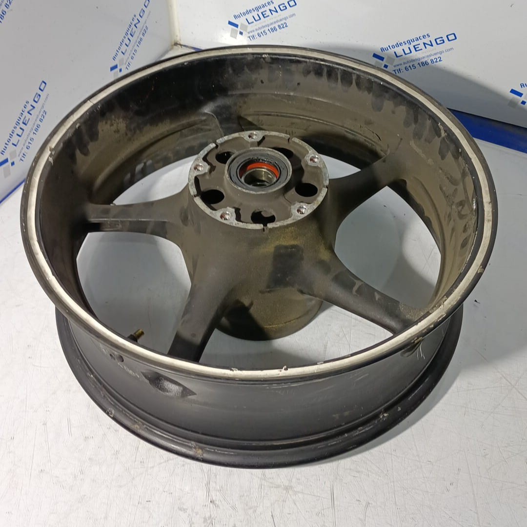 Llanta trasera Yamaha R6 2003