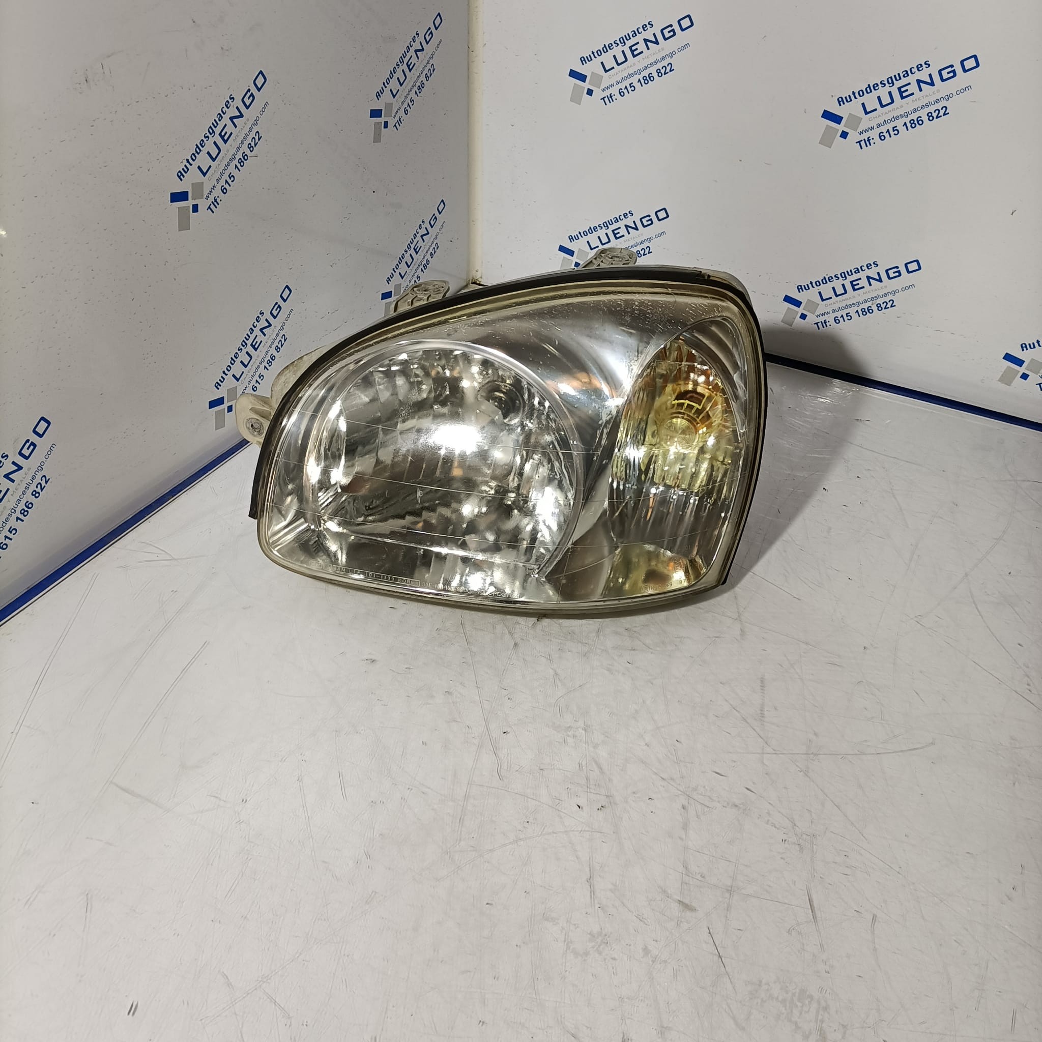 Faro delantero izquierdo Hyundai Santa Fe 2001