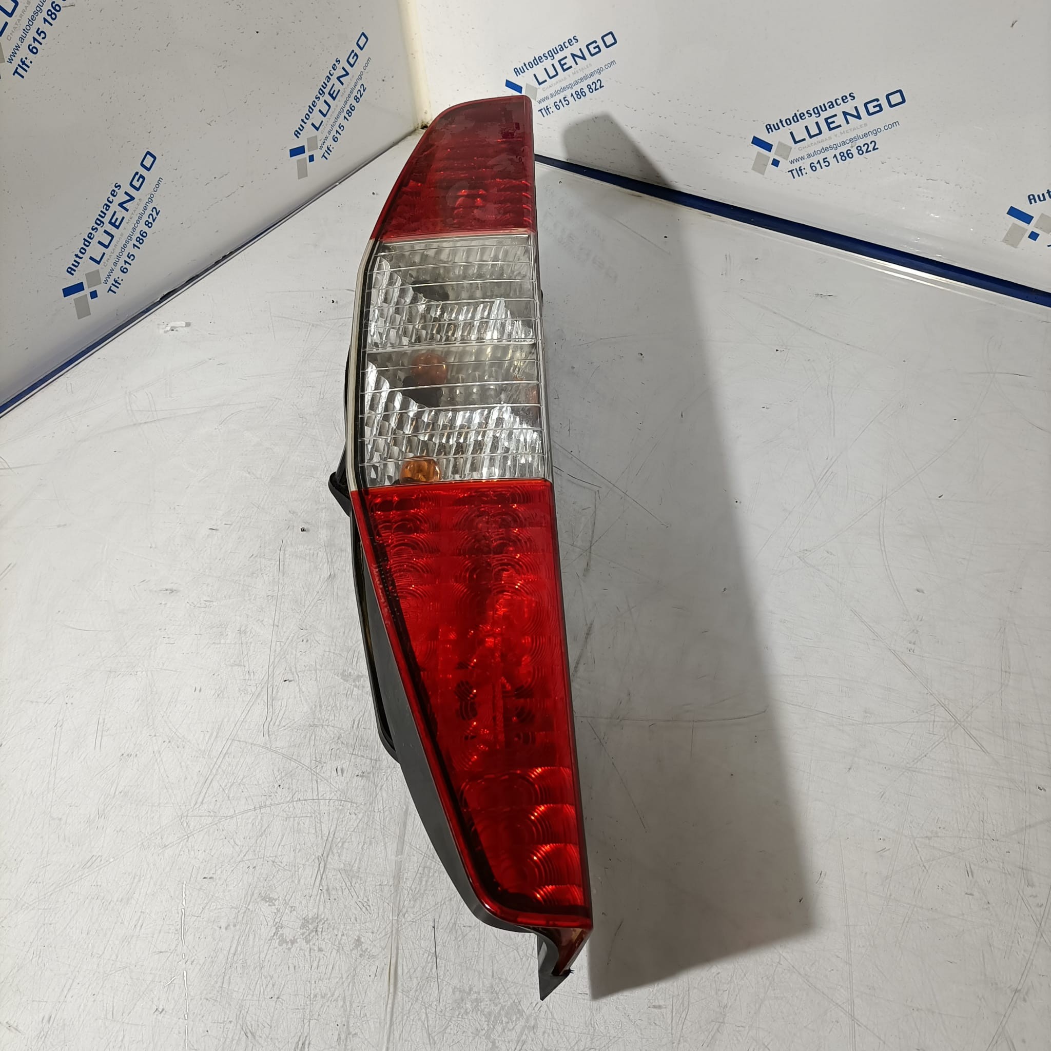 Piloto trasero derecho Fiat Doblo 2004