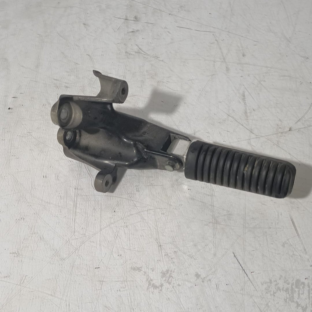 Estribera de pasajero lado izquierdo Yamaha Tmax 500 2008