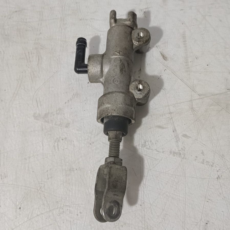 Bomba de freno trasero Suzuki SV 650 Gladius 2009