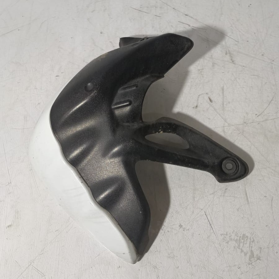 Cubre radiador lado izquierdo Suzuki SV 650 Gladius 2009