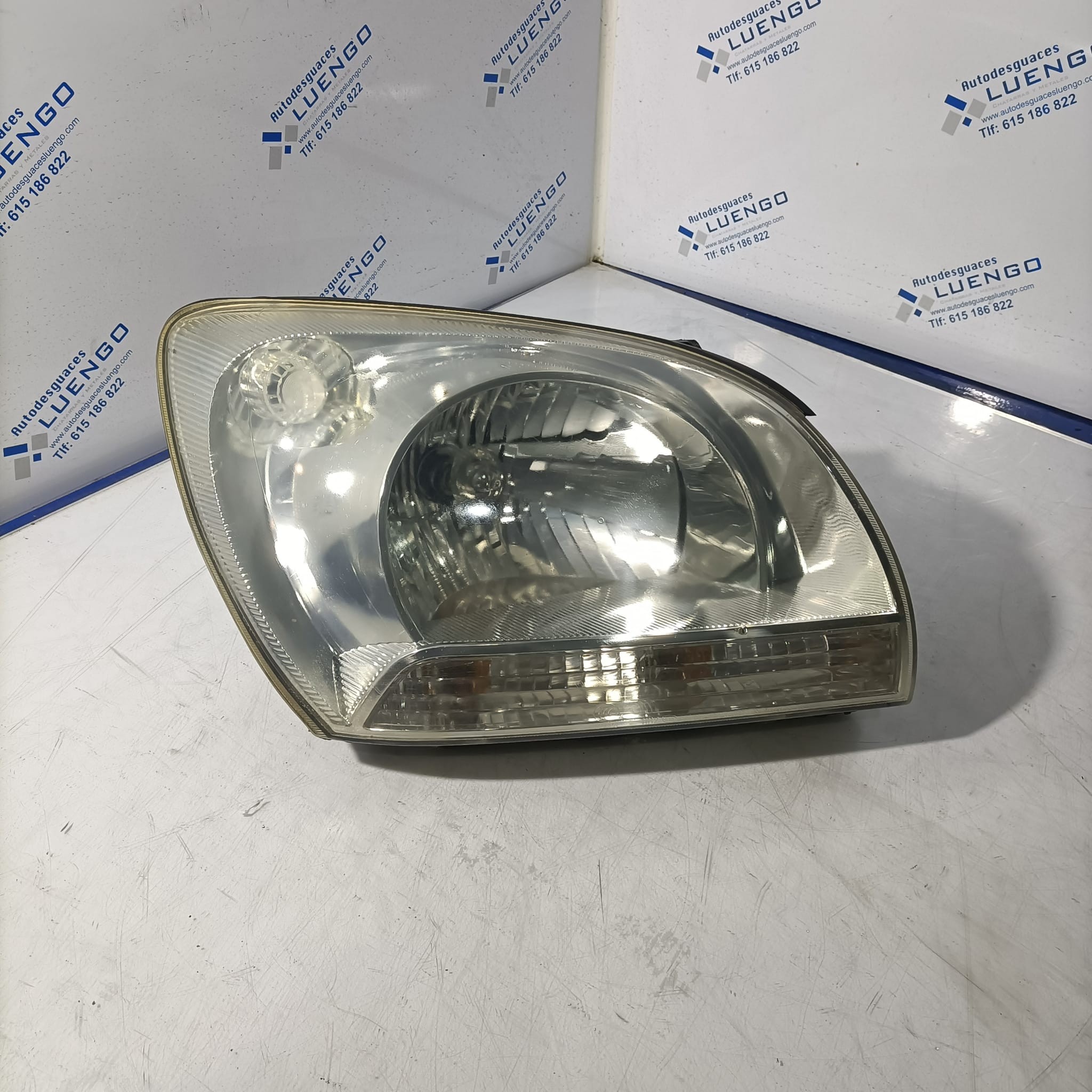 Faro delantero derecho Kia Sportage 2007