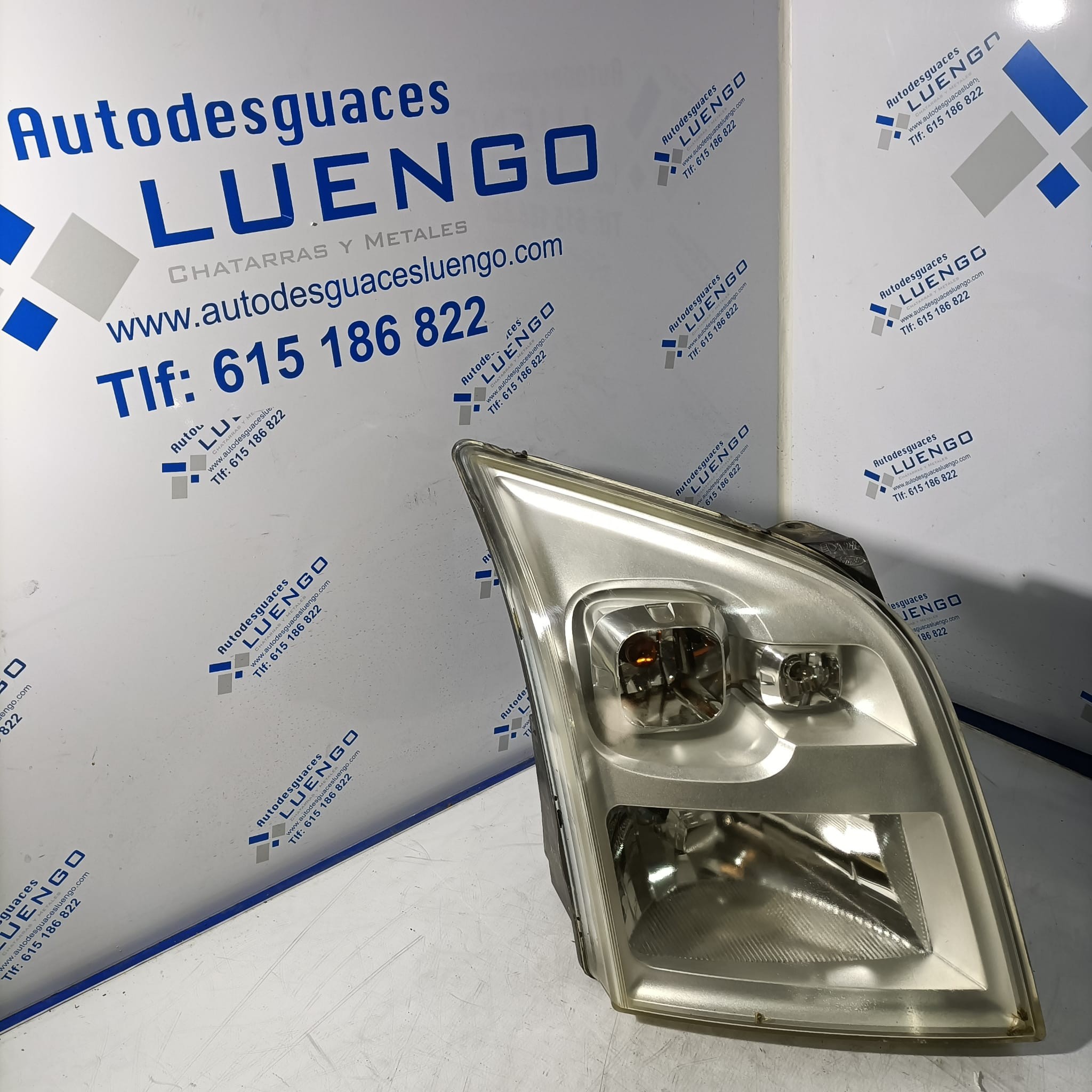 Faro delantero derecho Ford Transit 2005-2008