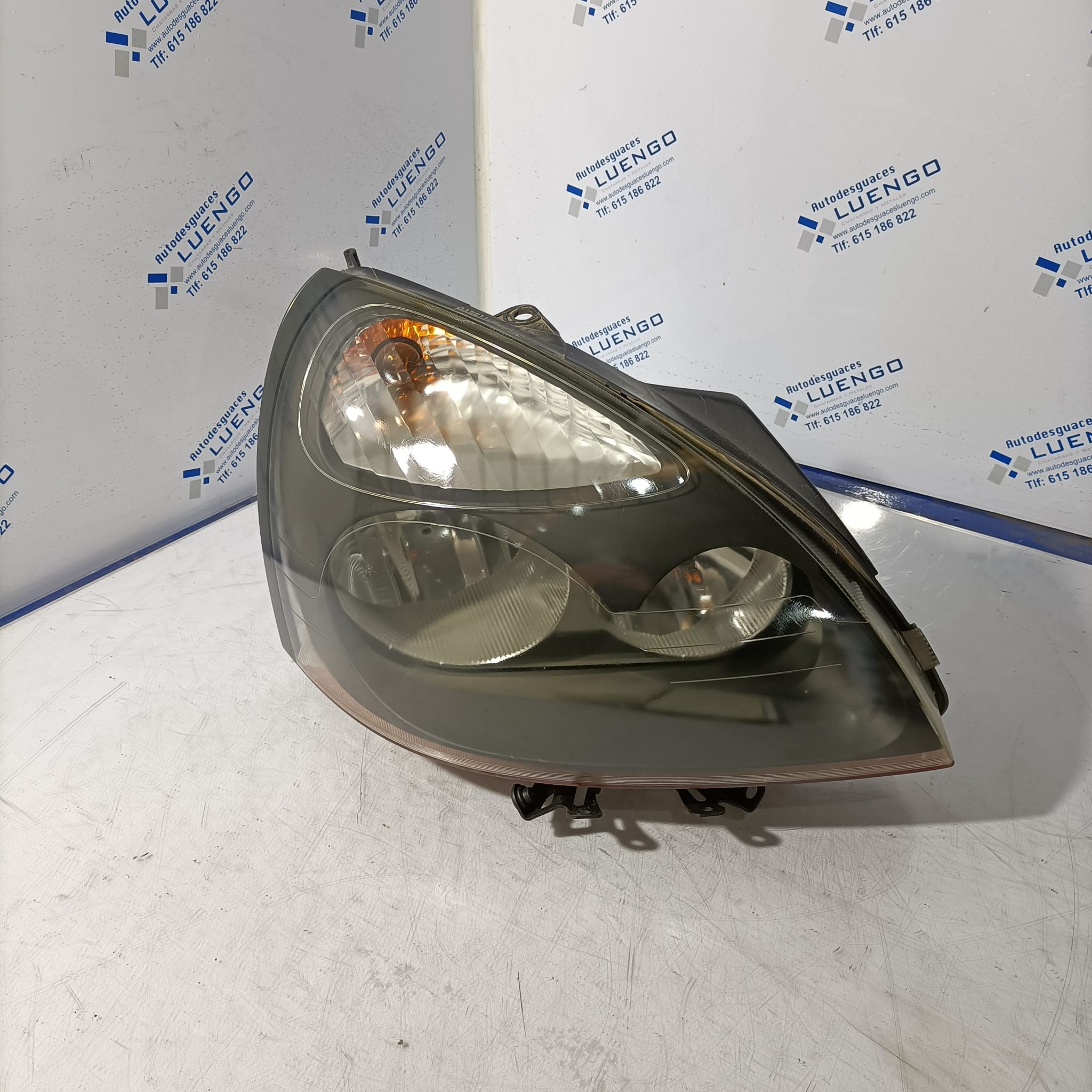 Faro delantero derecho Renault Clio 2001