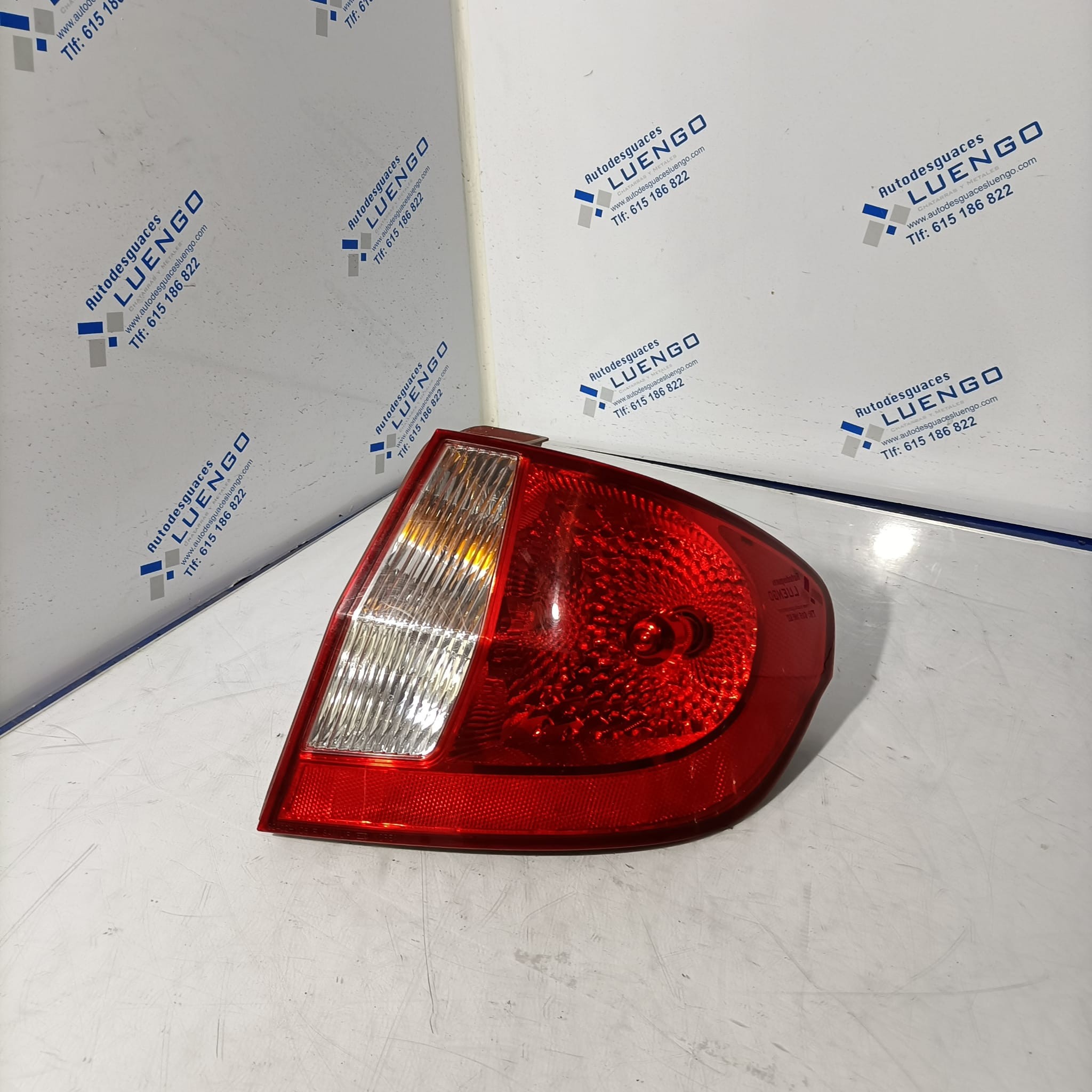 Piloto trasero derecho Hyundai CETZ 2006