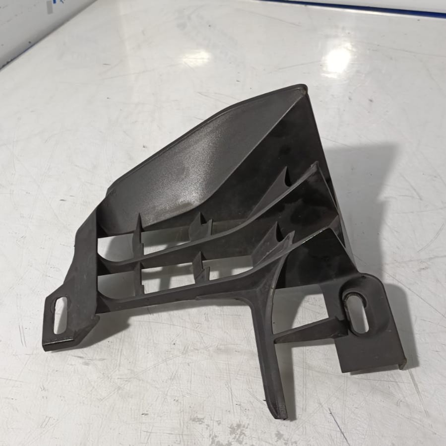 Cubre radiador lado derecho KTM 125 Duke 2020