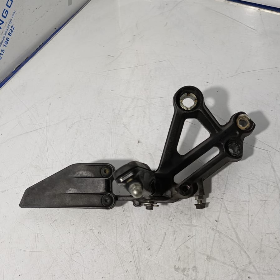 Estribera derecha KTM 125 Duke 2020