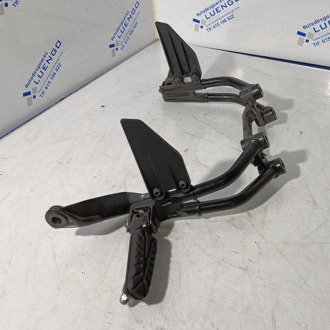 Estriberas de pasajero KTM 125 Duke 2020