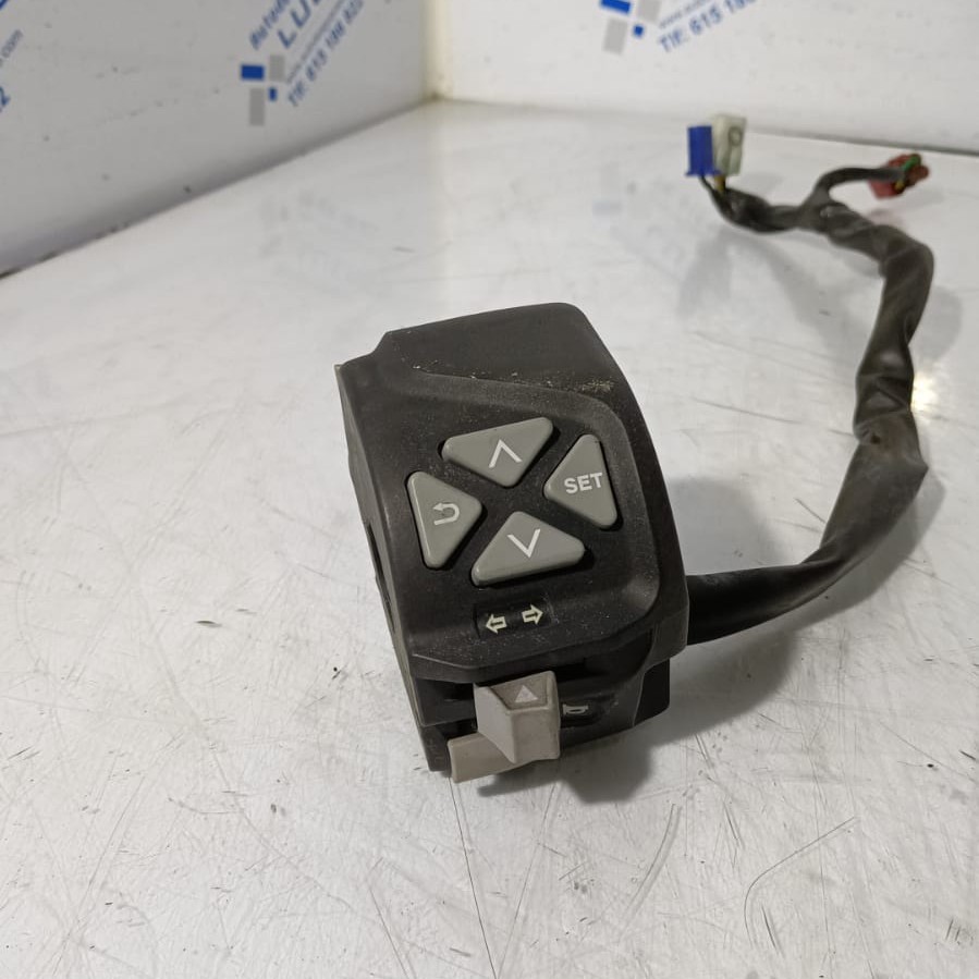 Piña de luces lado izquierdo KTM 125 Duke 2020