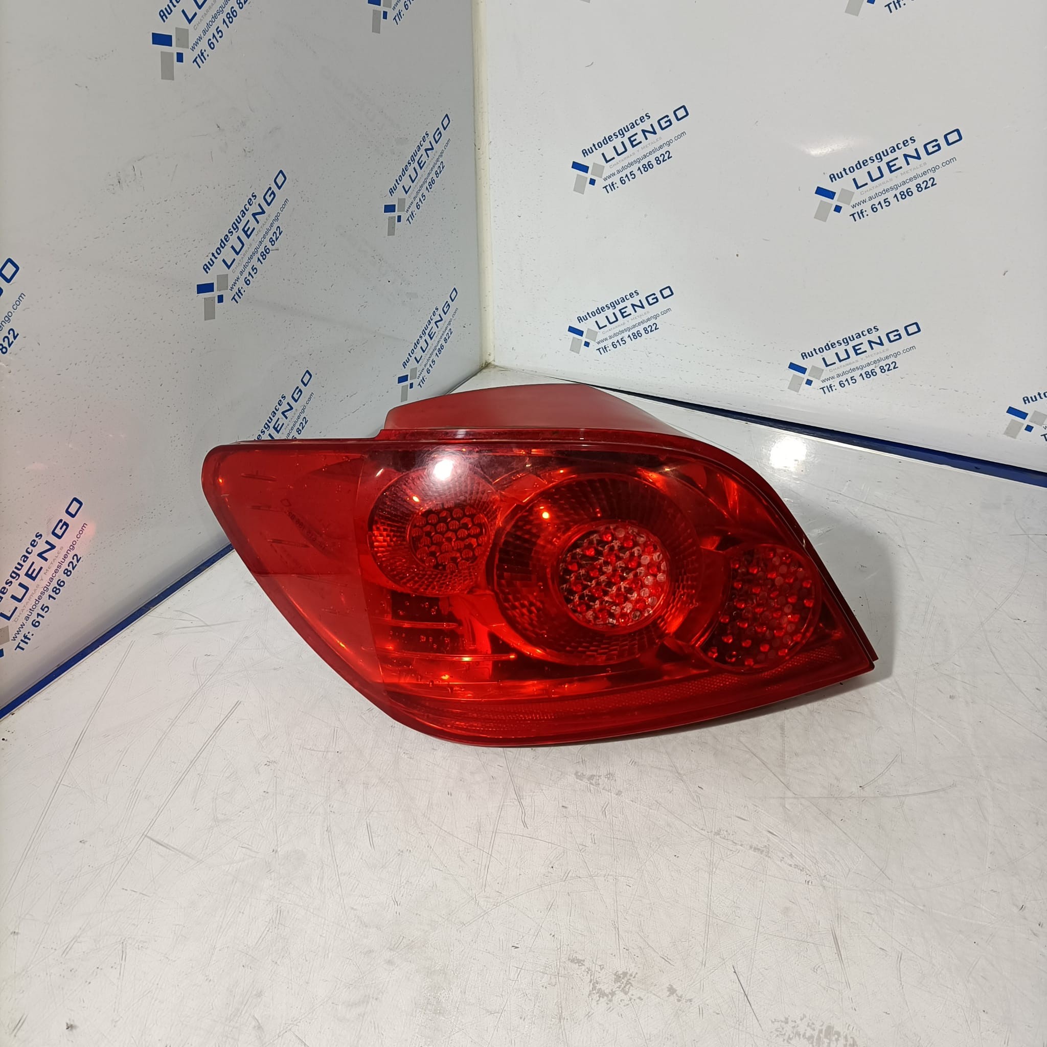 Piloto trasero izquierdo Peugeot 307 2006