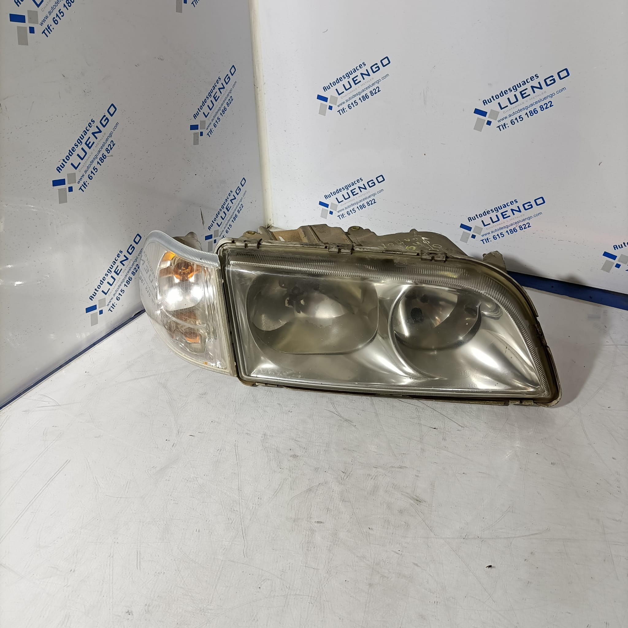 Faro delantero derecho Volvo S40 2000