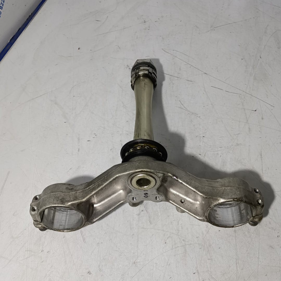 Tija de dirección Yamaha R1 2002