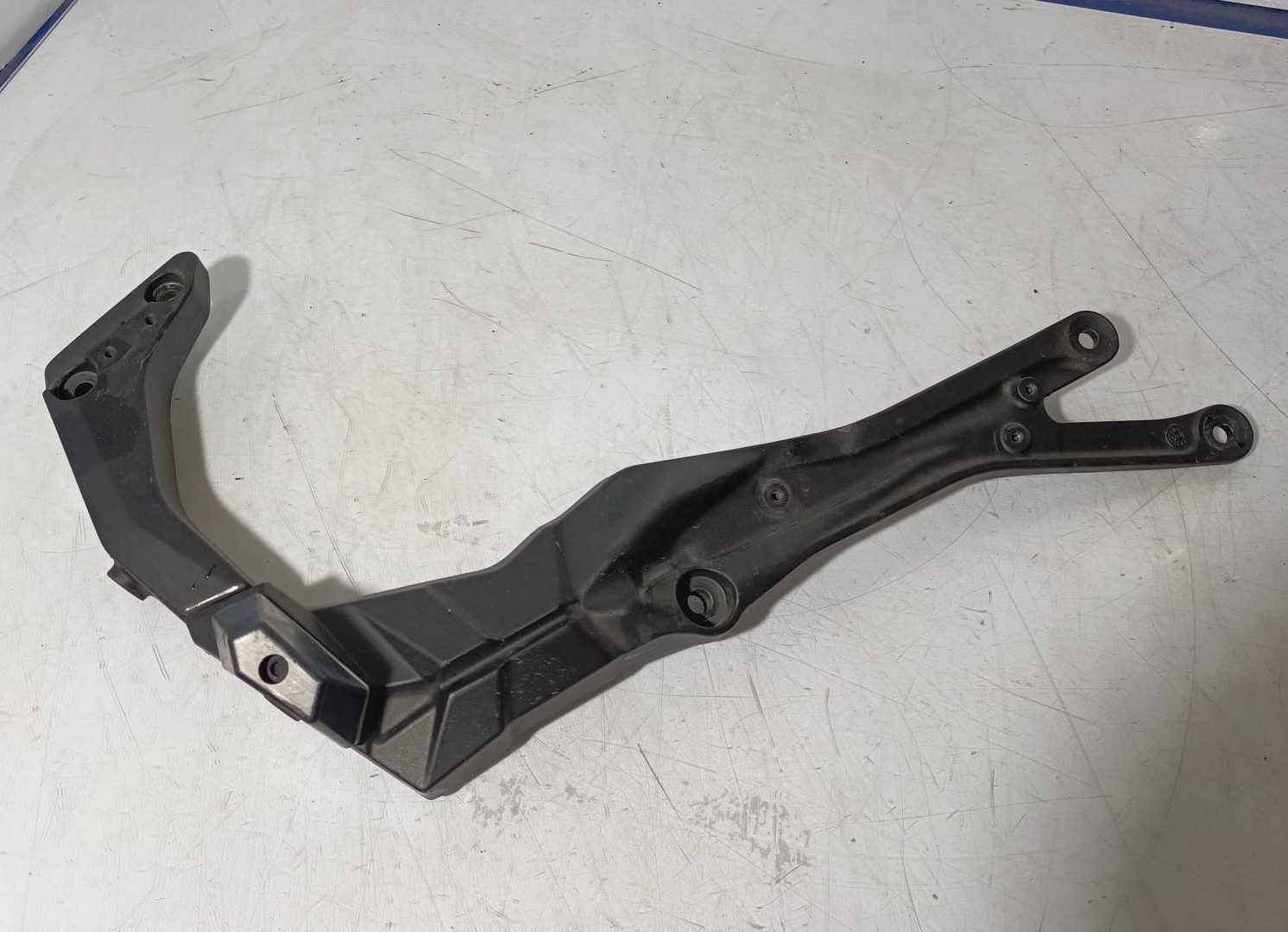 Soporte de motor lado izquierdo Kawasaki Z800 2016