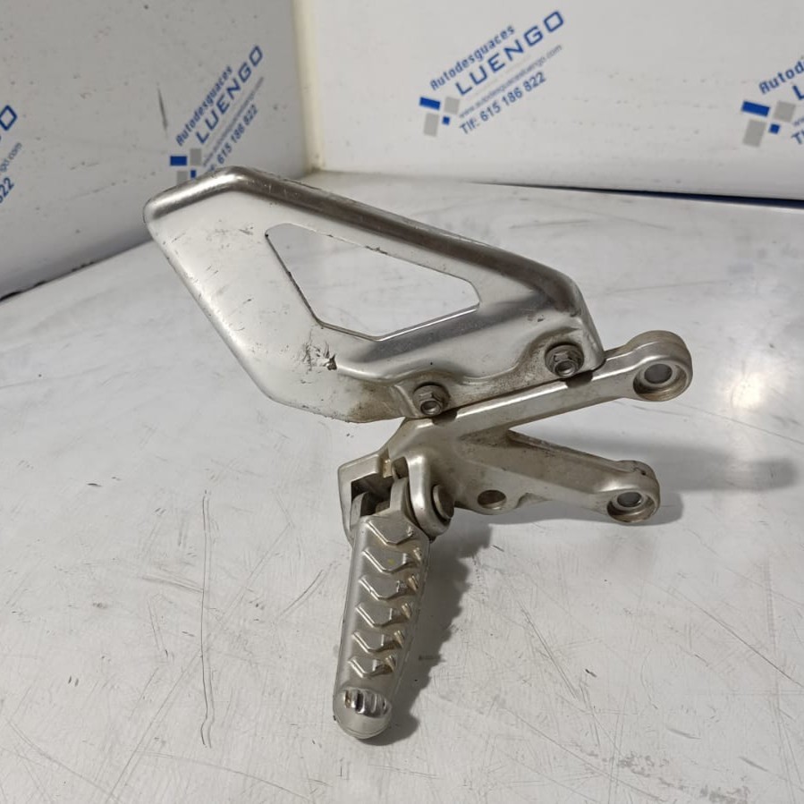 Estribera derecha Aprilia Tuono 1000 2008