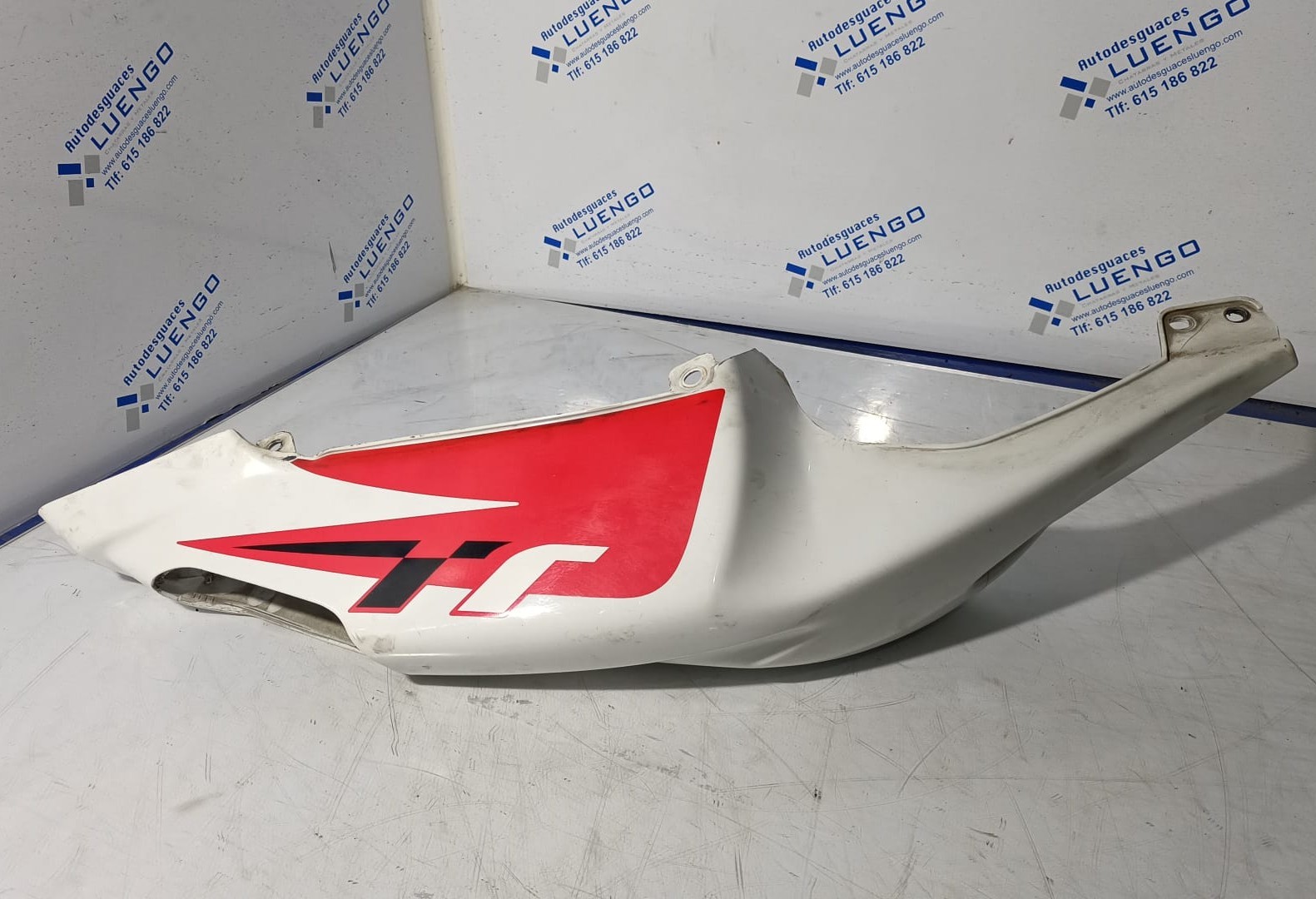 Lateral trasero derecho Aprilia Tuono 1000 2008