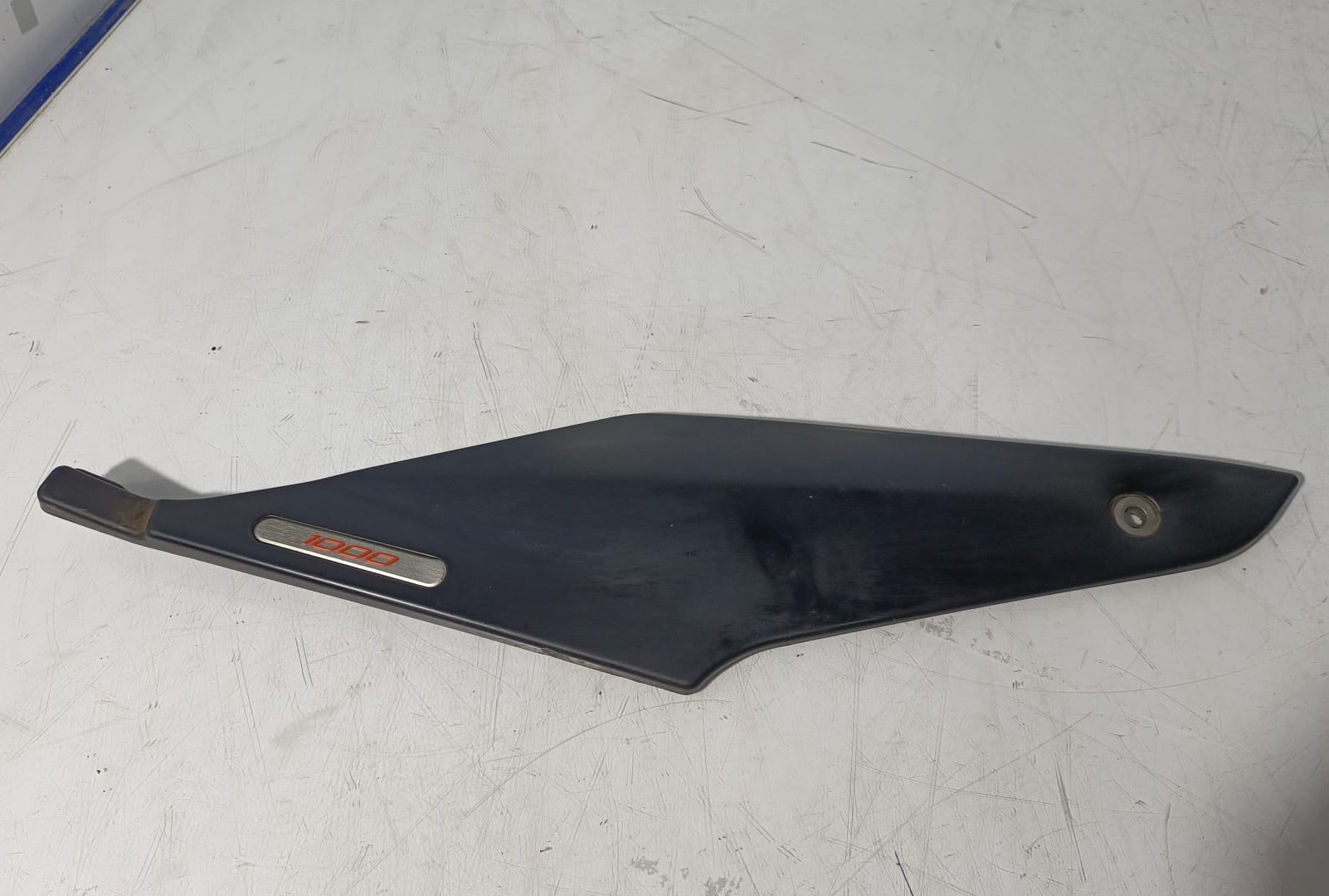 Tapa derecha bajo depósito Aprilia Tuono 1000 2008