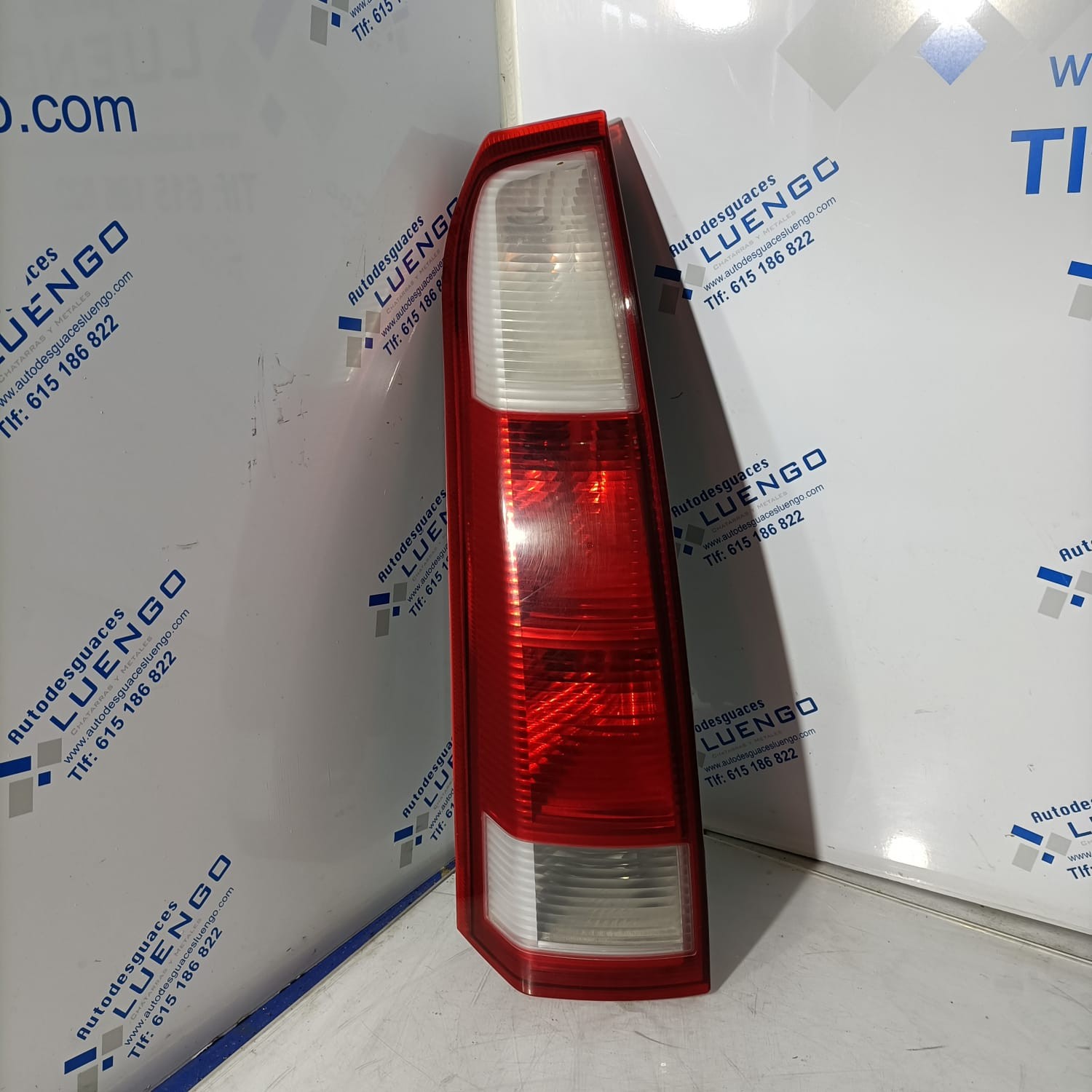 Piloto trasero izquierdo Opel Meriva 2004
