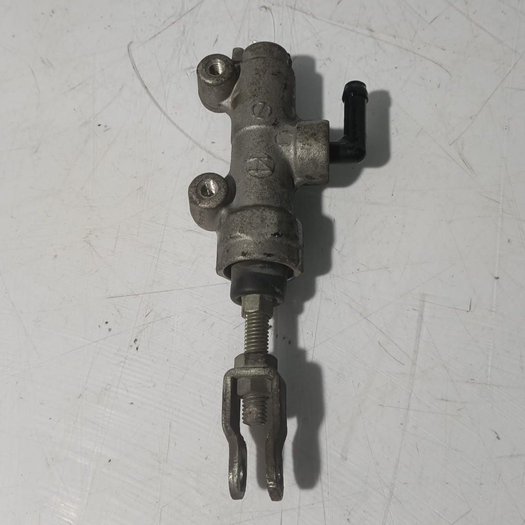 Bomba de freno trasero Suzuki Gladius 650 2012