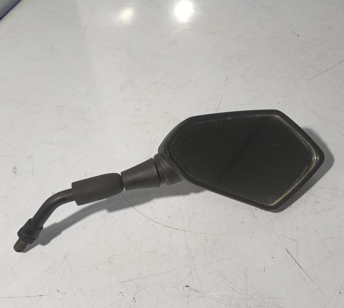 Espejo derecho Suzuki Gladius 650 2012