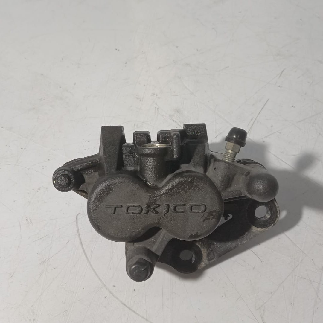 Pinza de freno delantero lado derecho Suzuki Gladius 650 2012