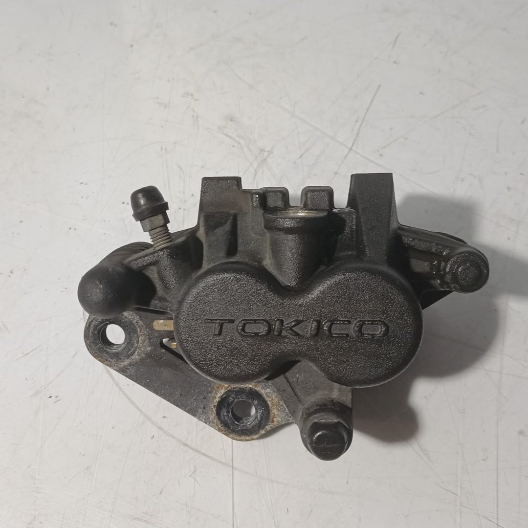 Pinza de freno delantero lado izquierdo Suzuki Gladius 650 2012