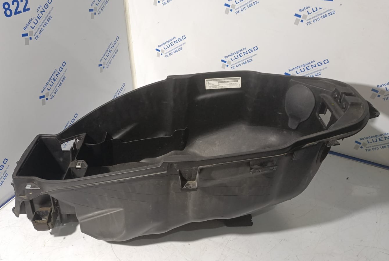 Baúl bajo asiento Piaggio Beverly 300 2021