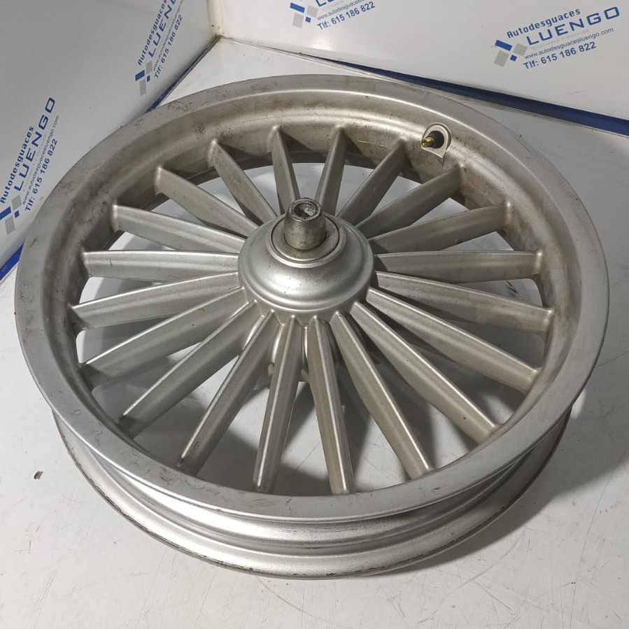 Llanta delantera Piaggio Beverly 300 2021
