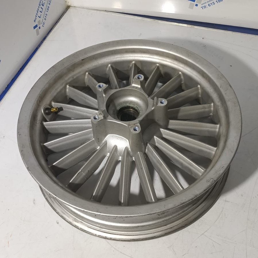 Llanta trasera Piaggio Beverly 300 2021