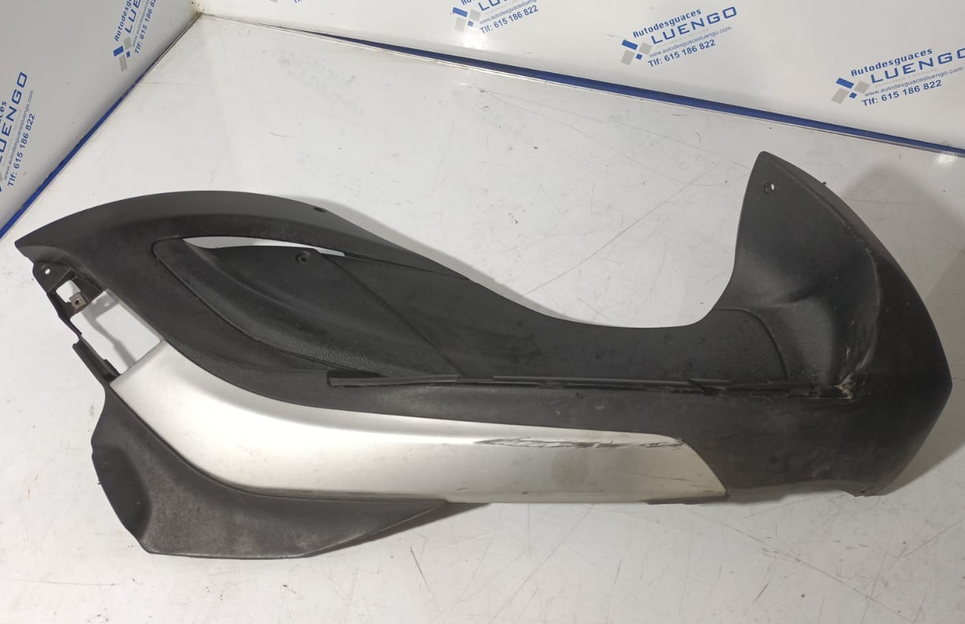 Suelo lado derecho Piaggio Beverly 300 2021