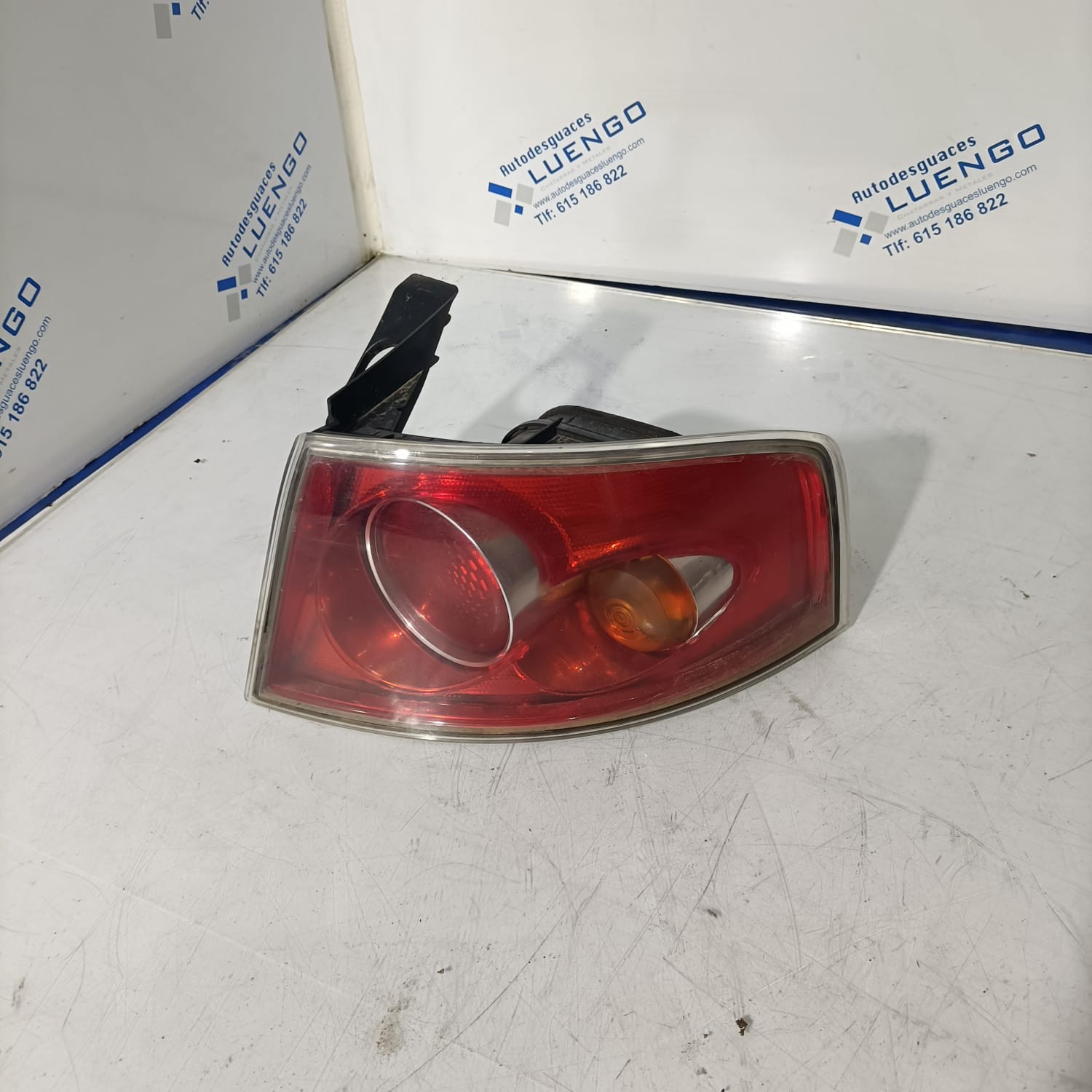 Piloto trasero derecho Seat Ibiza 6L 2003