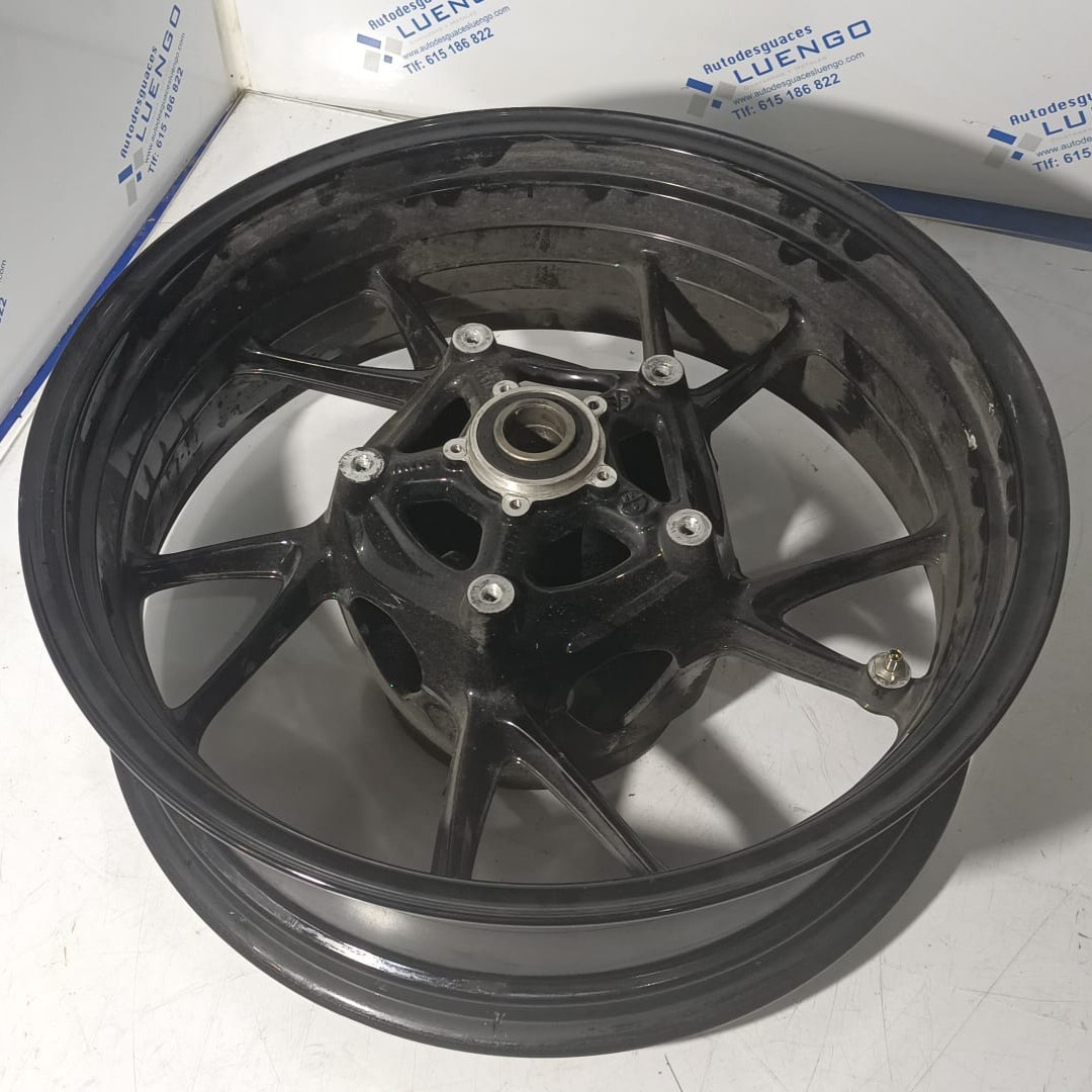 Llanta trasera BMW F900 R Sport 2023