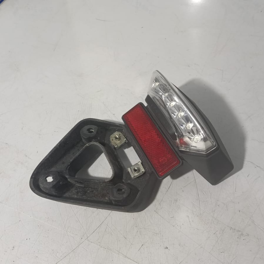 Piloto trasero BMW F900 R Sport 2023