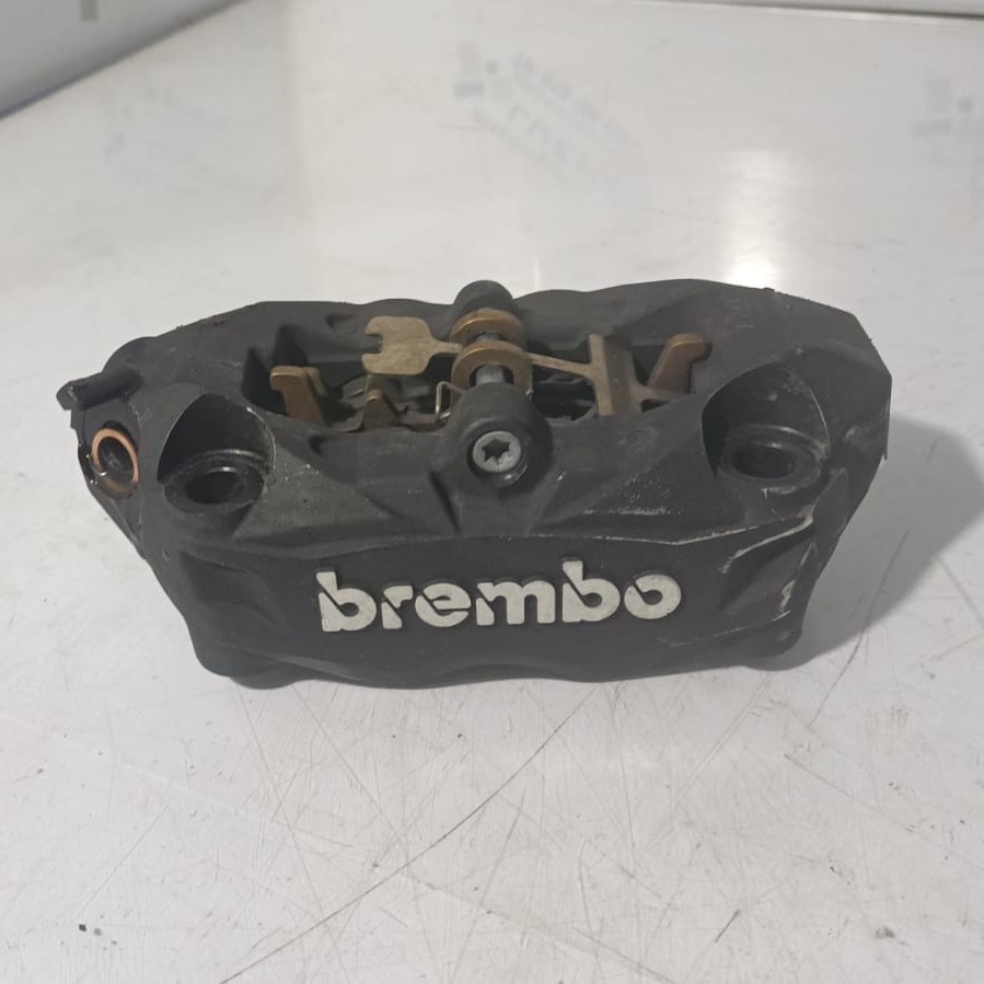 Pinza de freno delantero izquierdo BMW F900 R Sport 2023