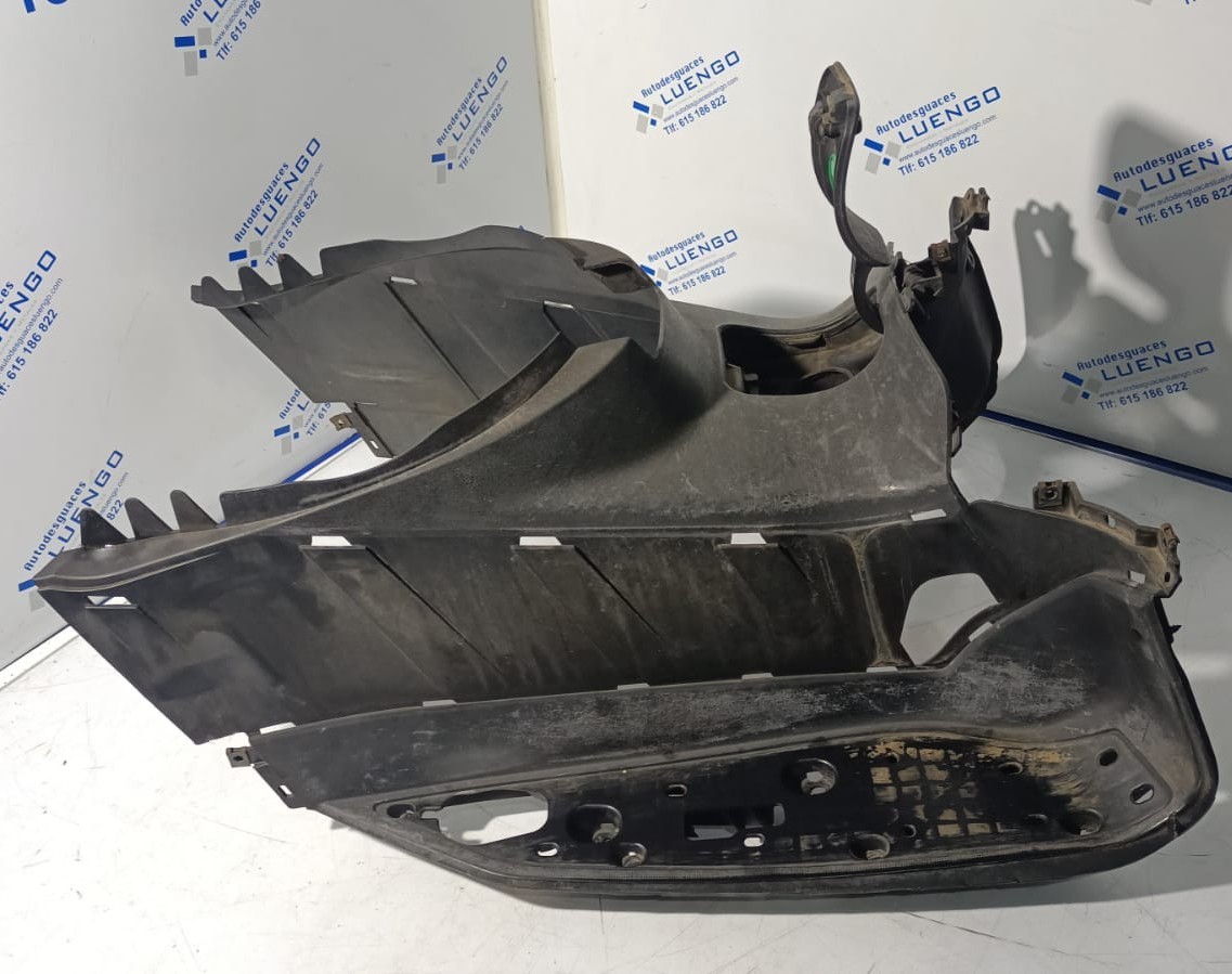 Suelo posapiés Yamaha Xmax 250 2007