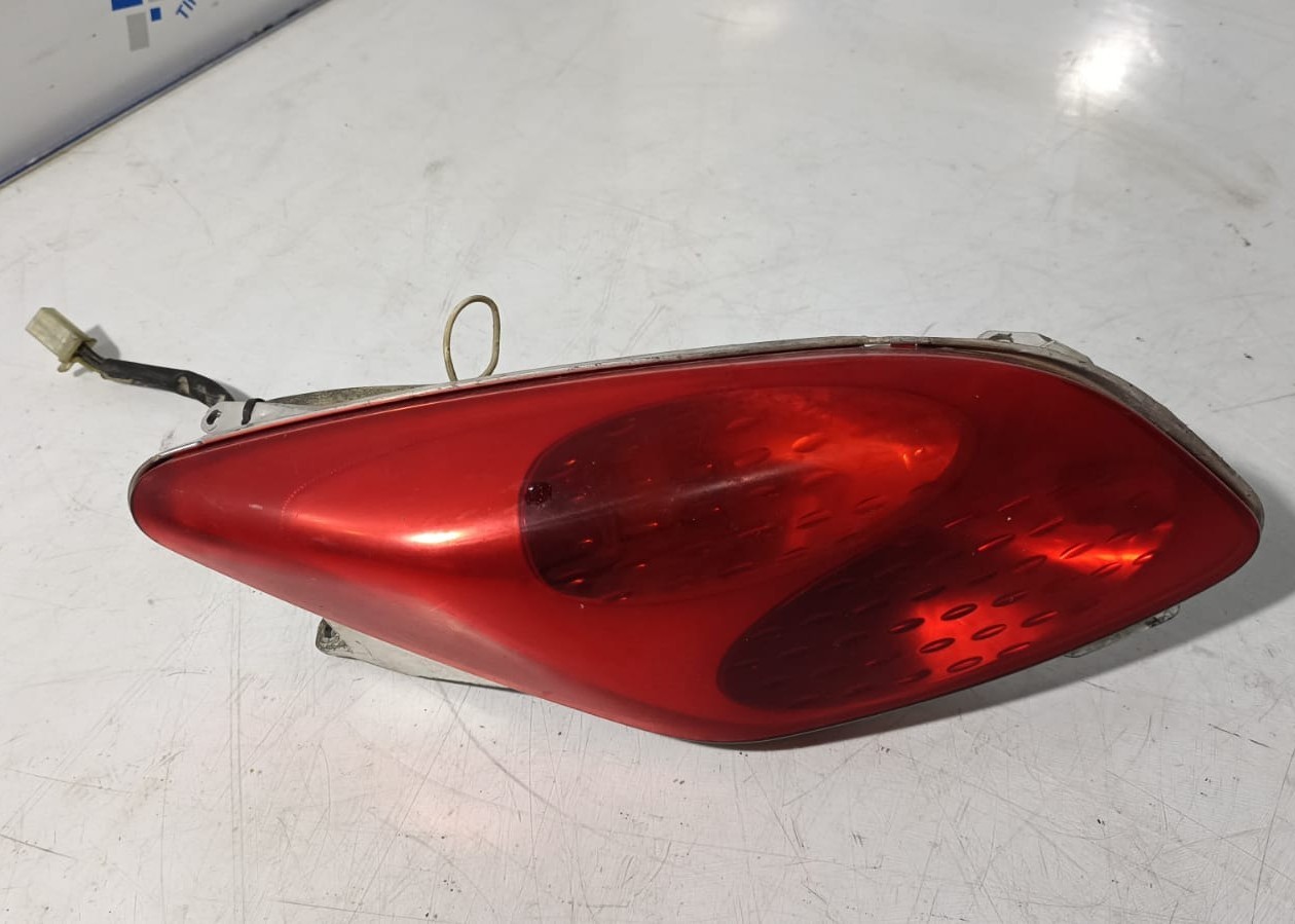 Piloto trasero izquierdo Yamaha Xmax 250 2009