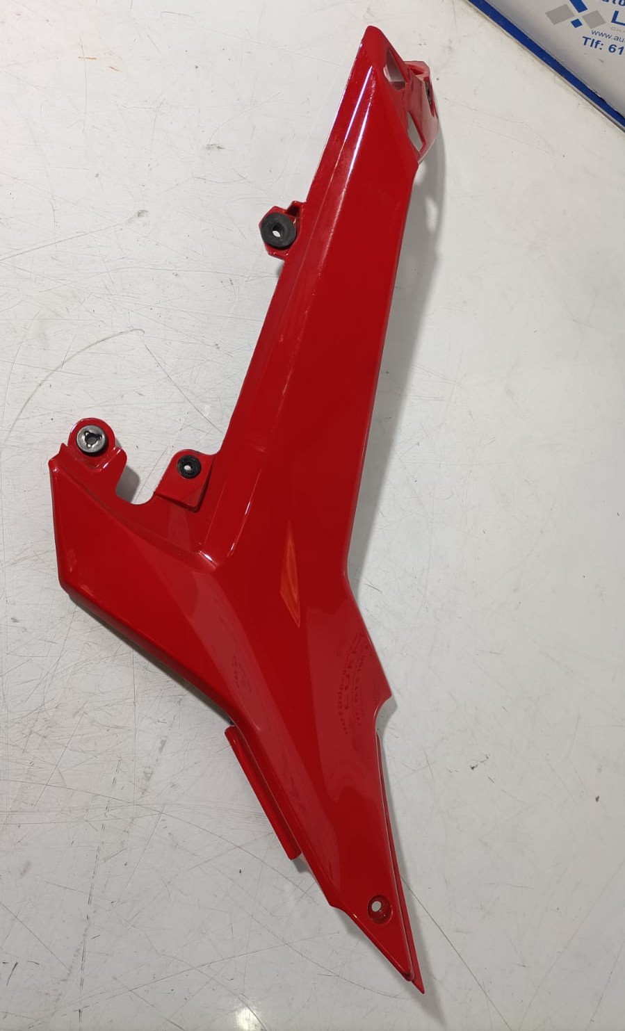 Lateral izquierdo de depósito Kawasaki Ninja 650 2024