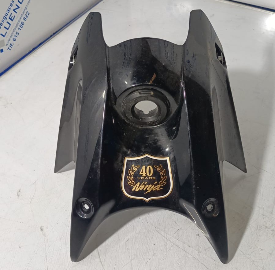 Tapa de clausor Kawasaki Ninja 650 2024