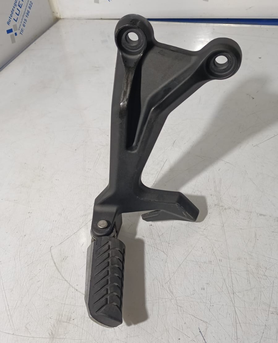 Estribera de pasajero lado izquierdo Kawasaki Ninja 650 2024